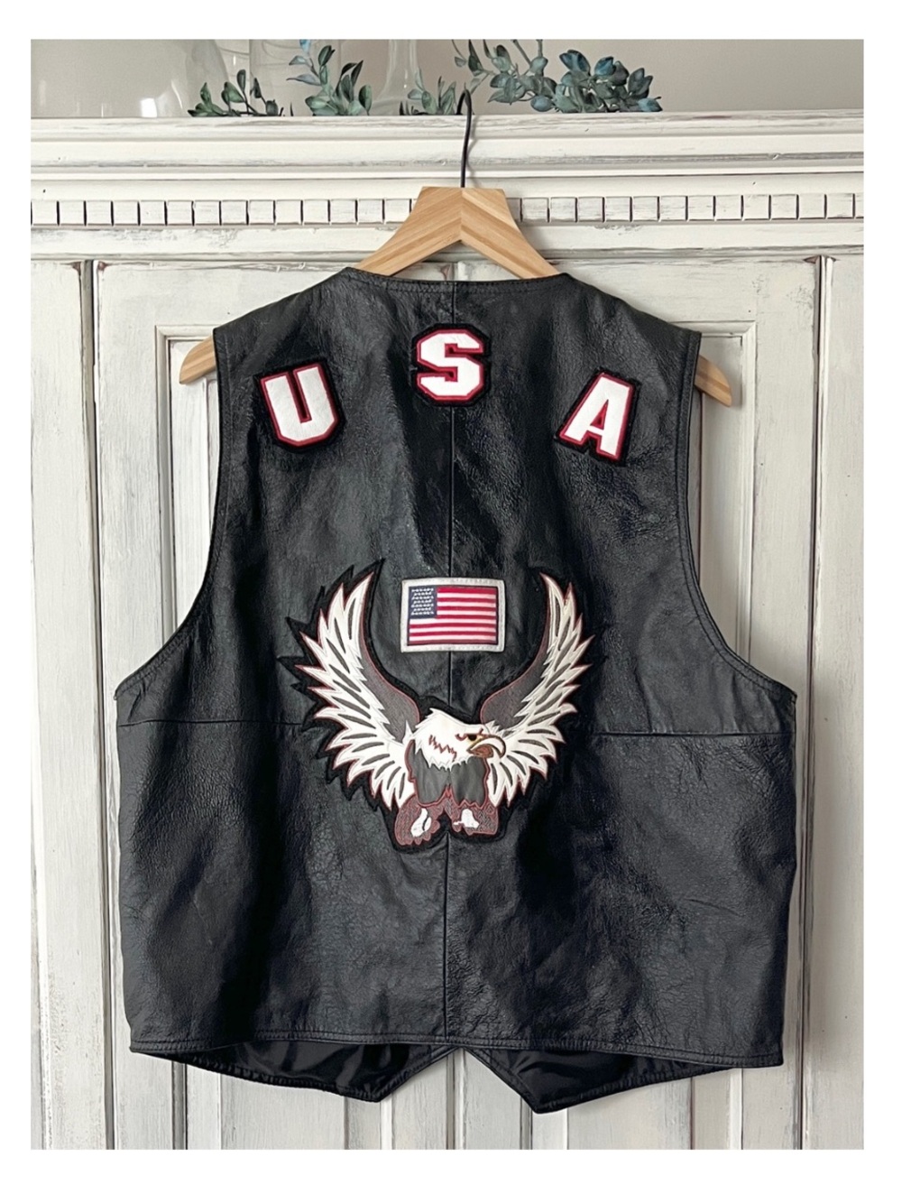 LEATHER USA Vintage Leather Vest w/USA, Eagle & Flag Patches on Back - Black X